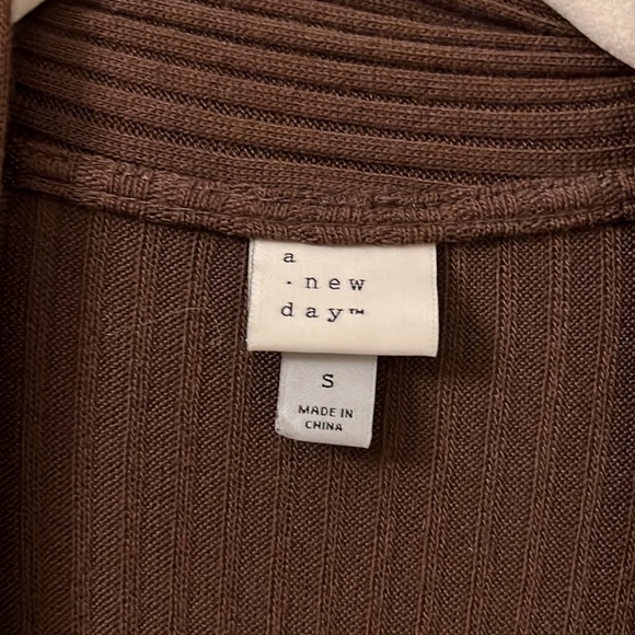 A New Day Cardigan S - Picture 2 of 2